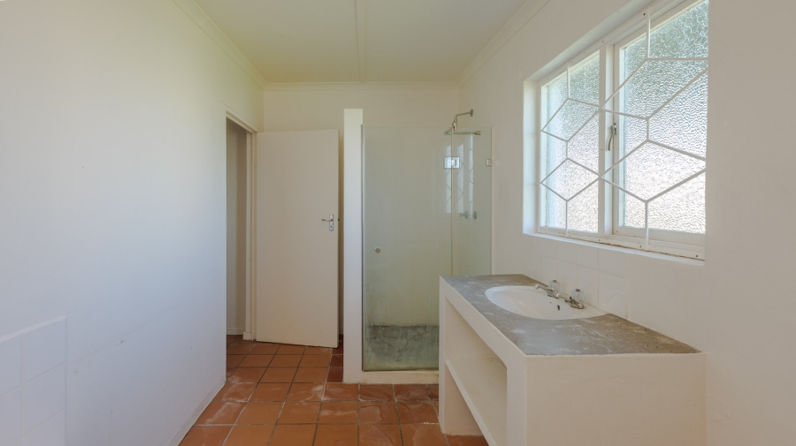 To Let 4 Bedroom Property for Rent in Struisbaai Western Cape